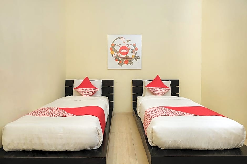 OYO 461 Hotel Madukoro Near RSI Hidayatullah