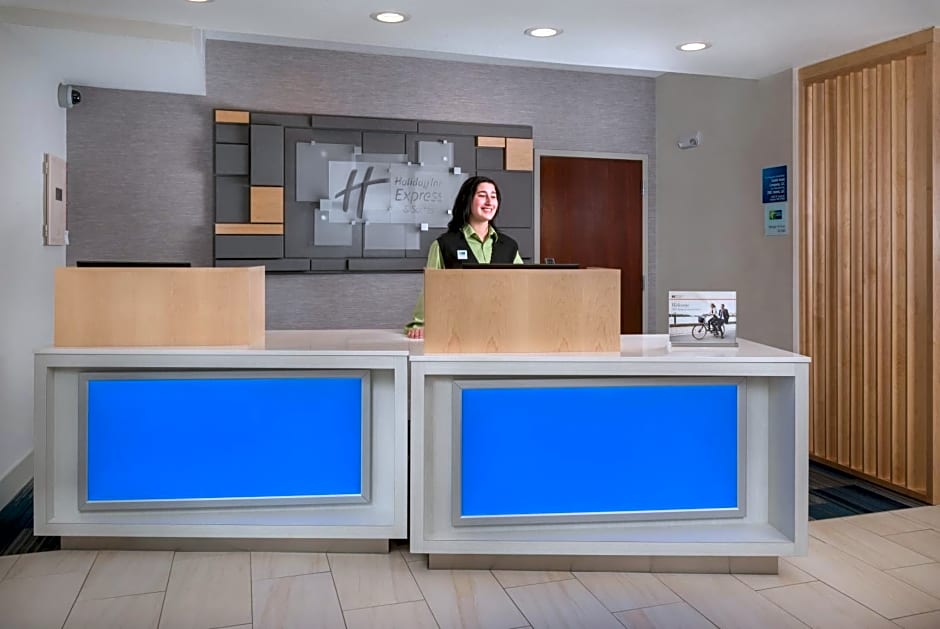 Holiday Inn Express Lawrence By IHG