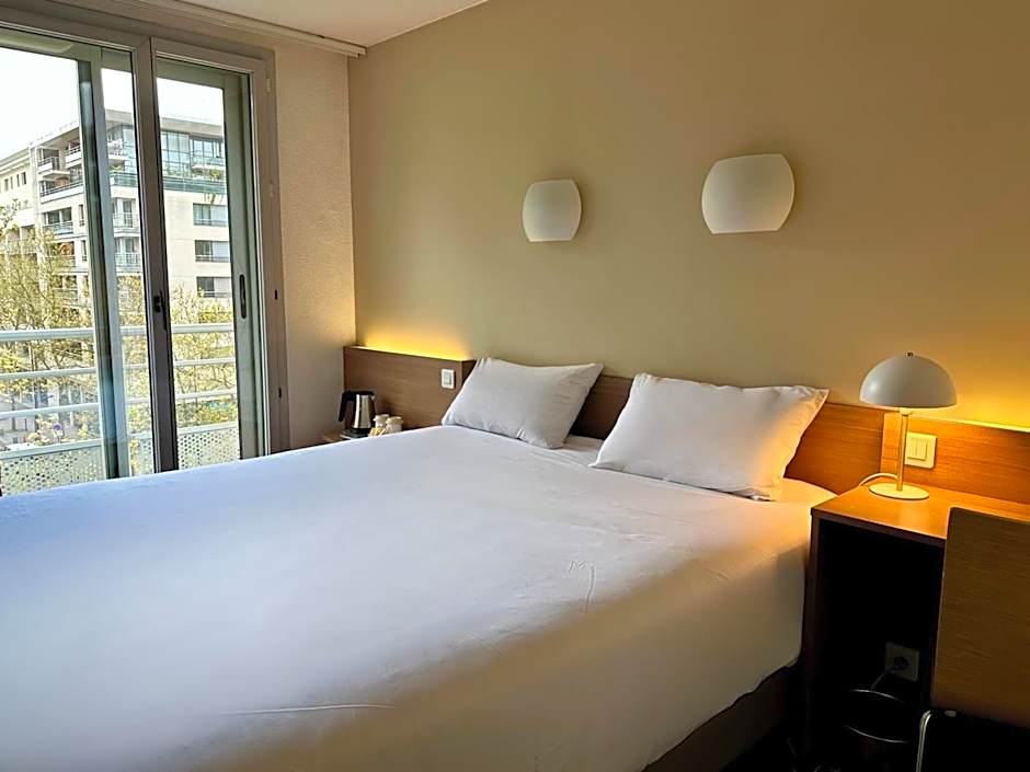 CAMPANILE PARIS 12 - Bercy Village