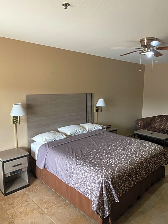 Los Fresnos Inn and Suites