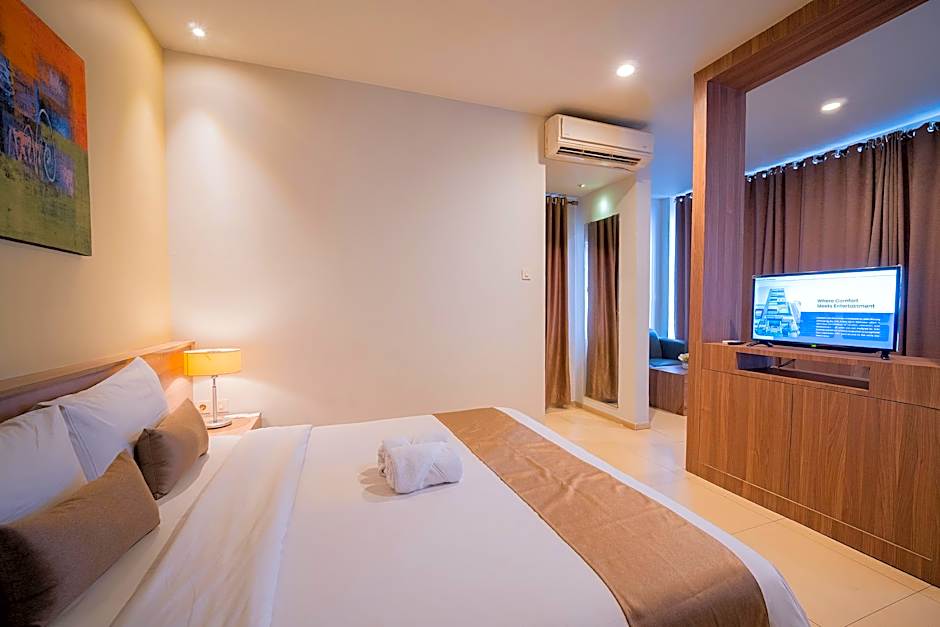 Photo 1 of 9 of Executive 1 King Bed