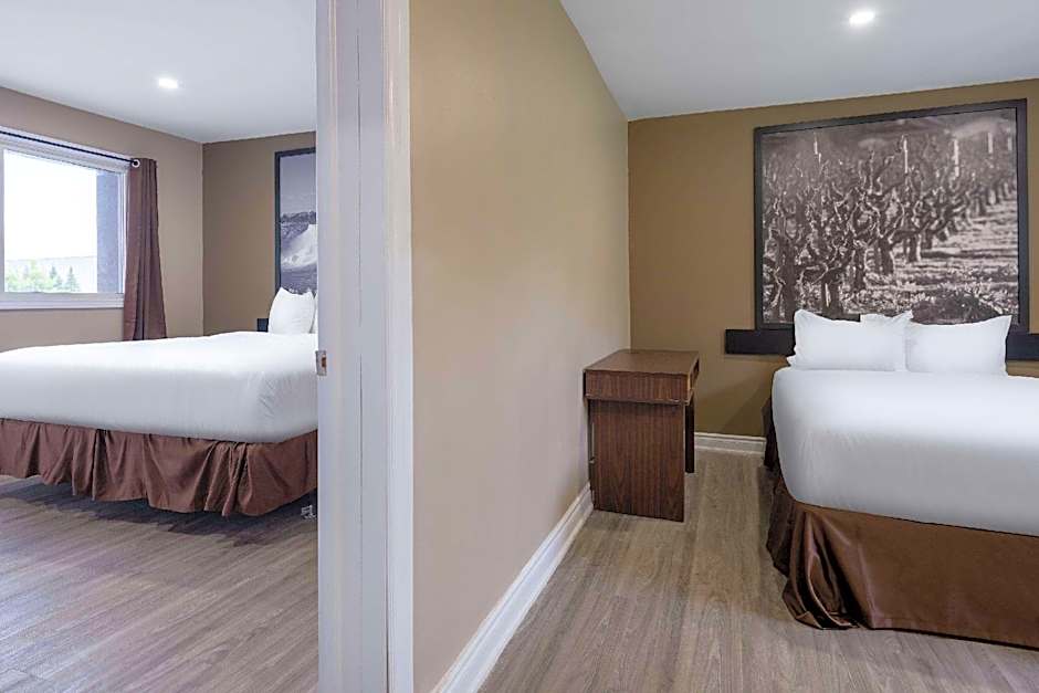 Super 8 by Wyndham Niagara Falls ON