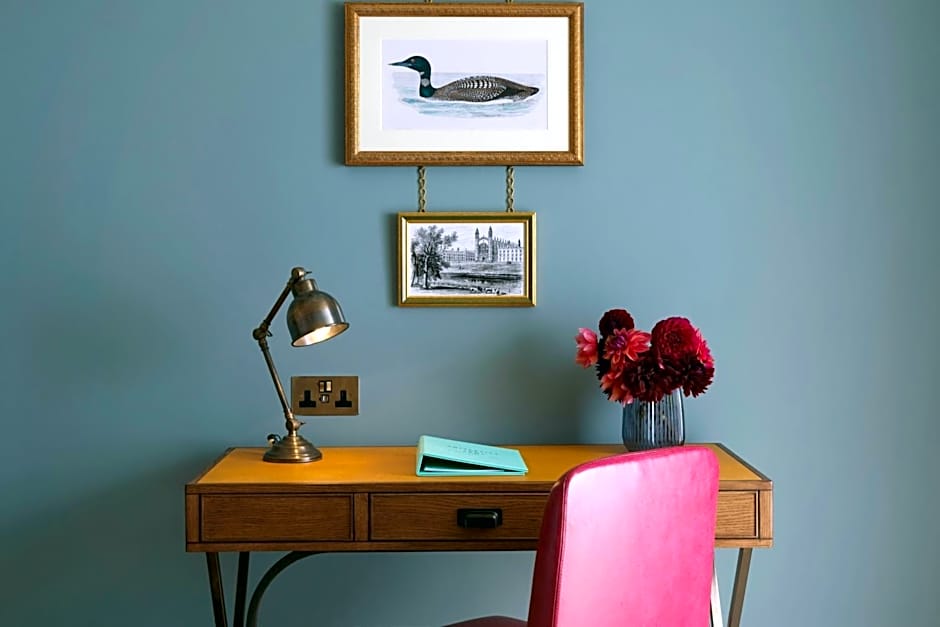 University Arms, Autograph Collection