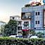 Stately Suites - Golf Course Road