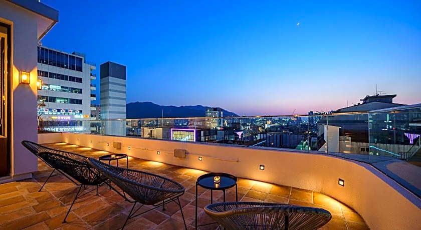 Daegu Suseong Brown Dot