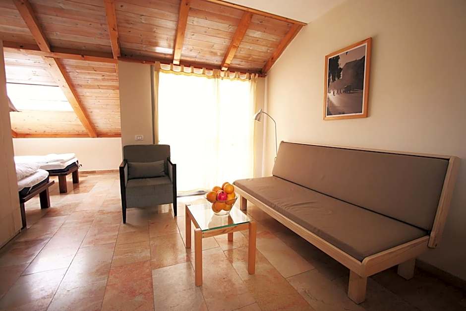 The Market Courtyard - Suites Hotel