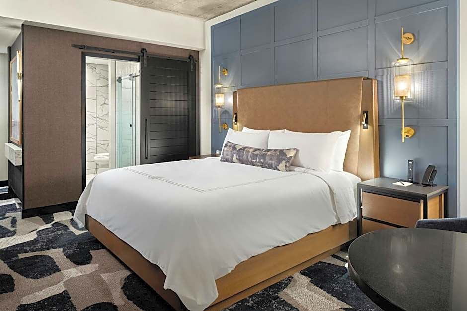 The Trade, Autograph Collection