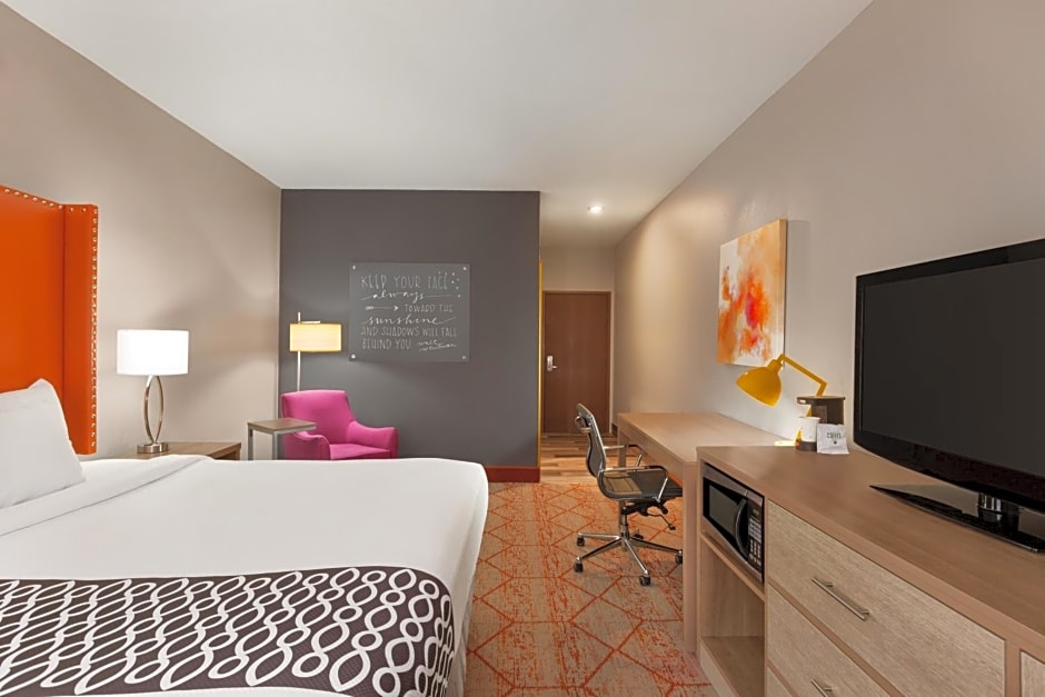 La Quinta Inn & Suites by Wyndham Lackawanna - Buffalo