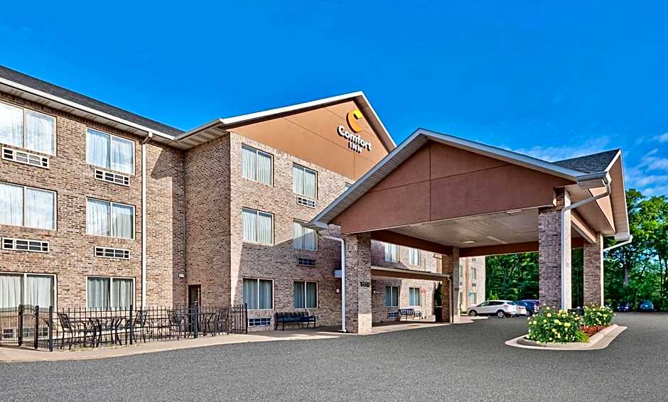 Comfort Inn Whitehall Near Michigan's Adventure