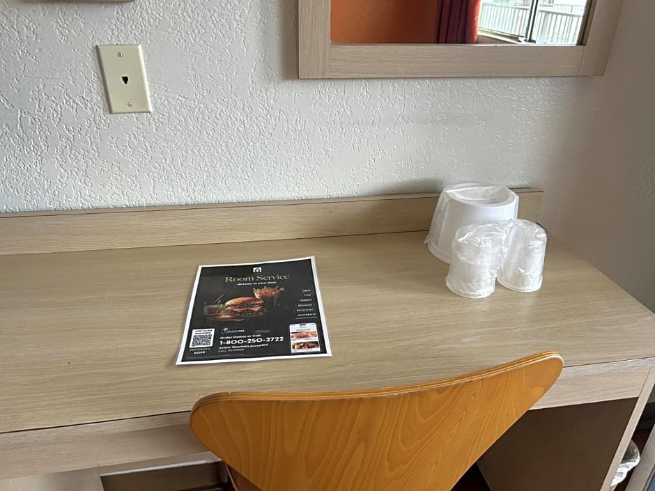Motel 6-Stanton, CA