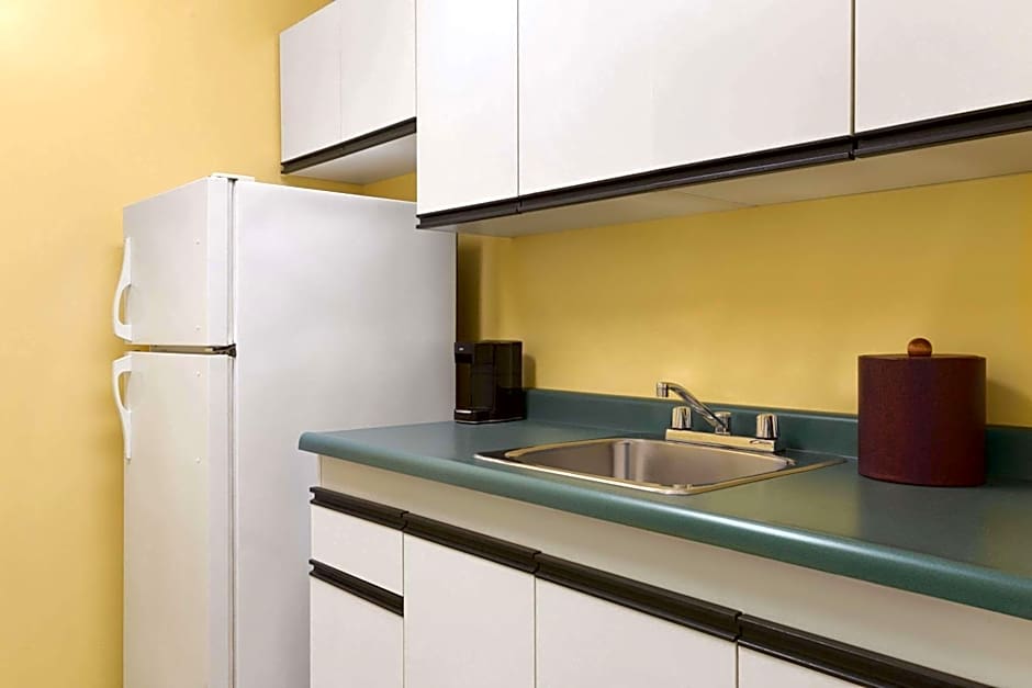 Days Inn & Conference Center by Wyndham Bridgewater