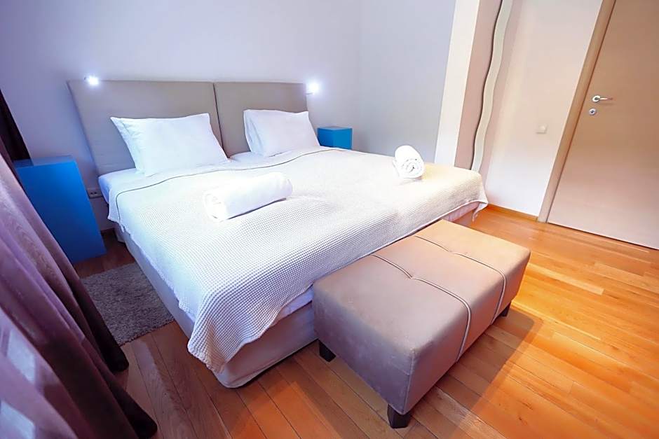 Living In Aparthotel