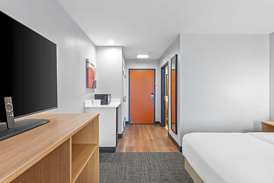 Spark by Hilton Shawnee