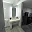 La Quinta Inn & Suites by Wyndham Indianapolis Airport Executive