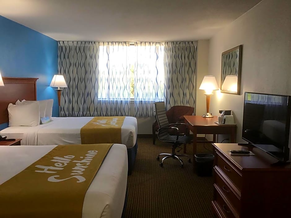 Days Inn & Suites by Wyndham Tallahassee Conf Center I-10