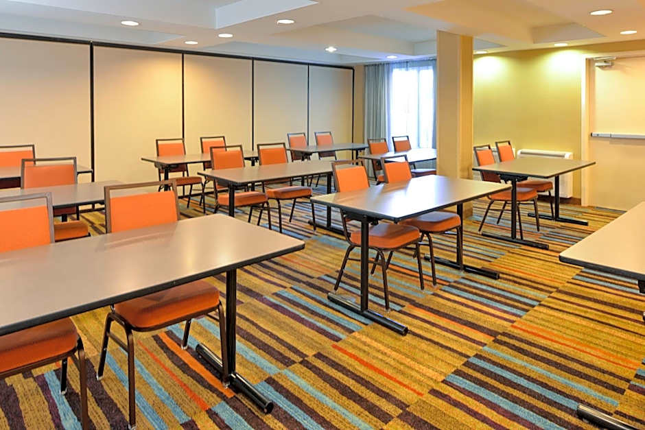 Fairfield Inn & Suites by Marriott Lexington Georgetown/College Inn