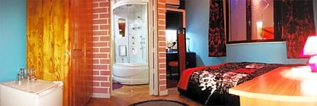 Small Single Room - Non-Smoking