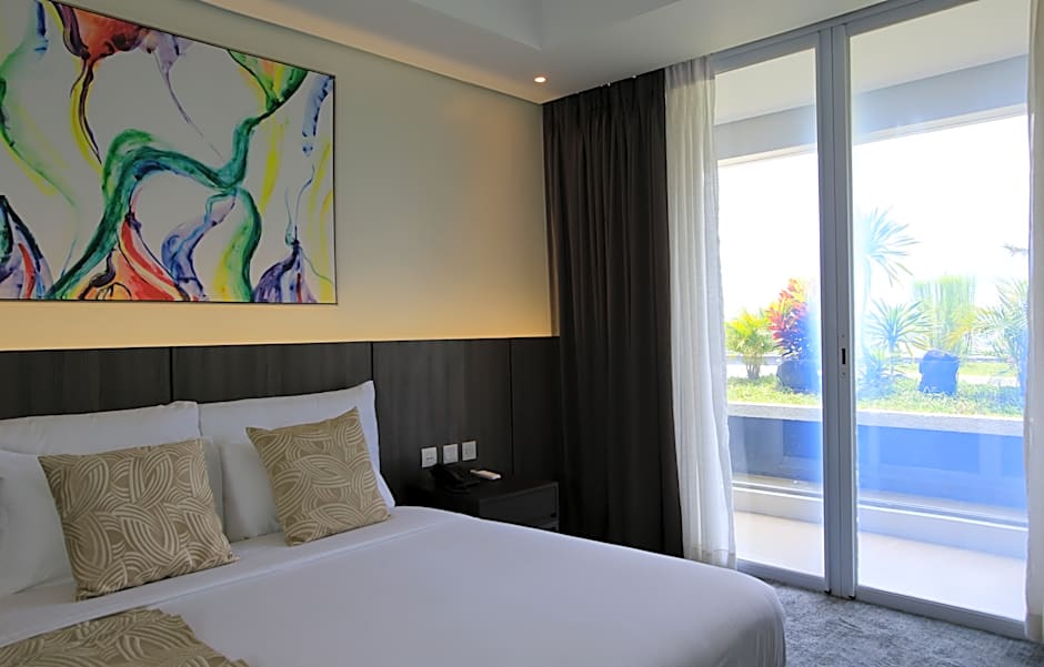 Photo 1 of 7 of Deluxe 1 Queen Bed, Volcano View