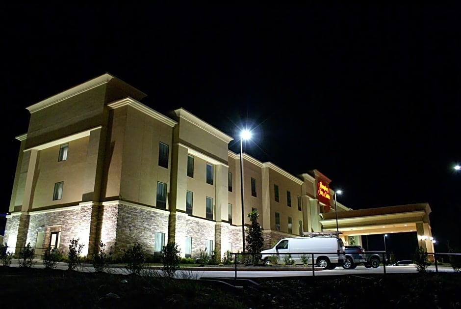 Hampton Inn By Hilton And Suites Center