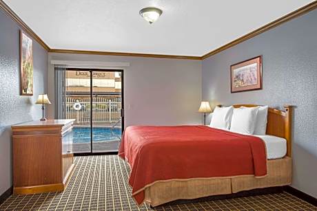 King Room - Mobility Access - Non-Smoking