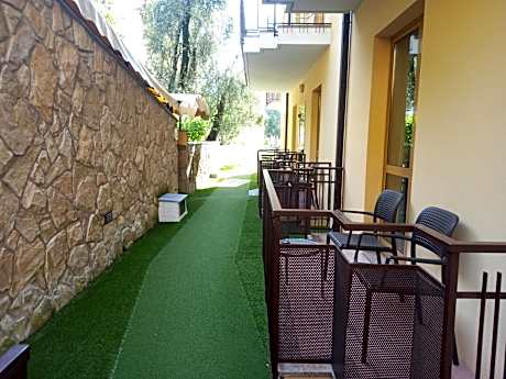 Economy Twin Room with Terrace