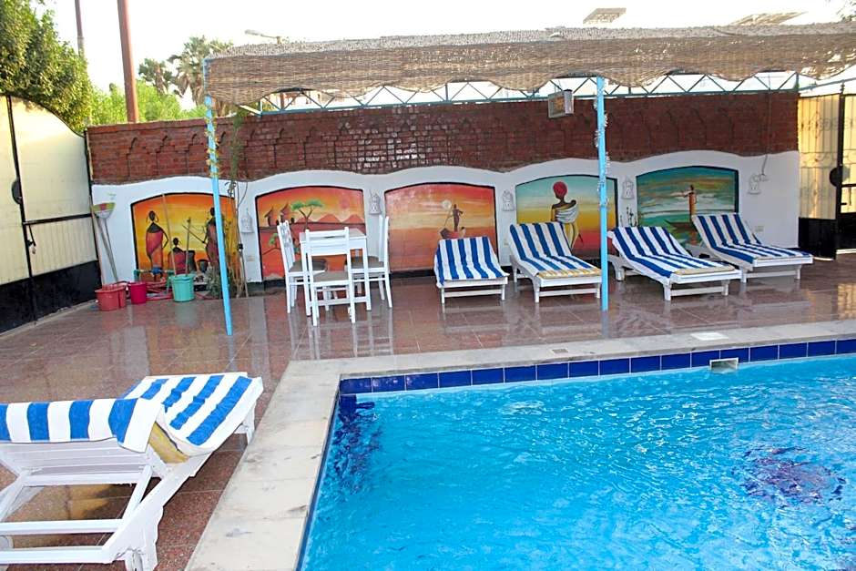 Mama Africa Apts & Studios