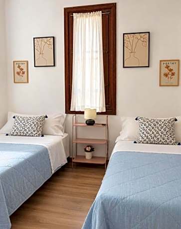 Twin Room with Shared Bathroom