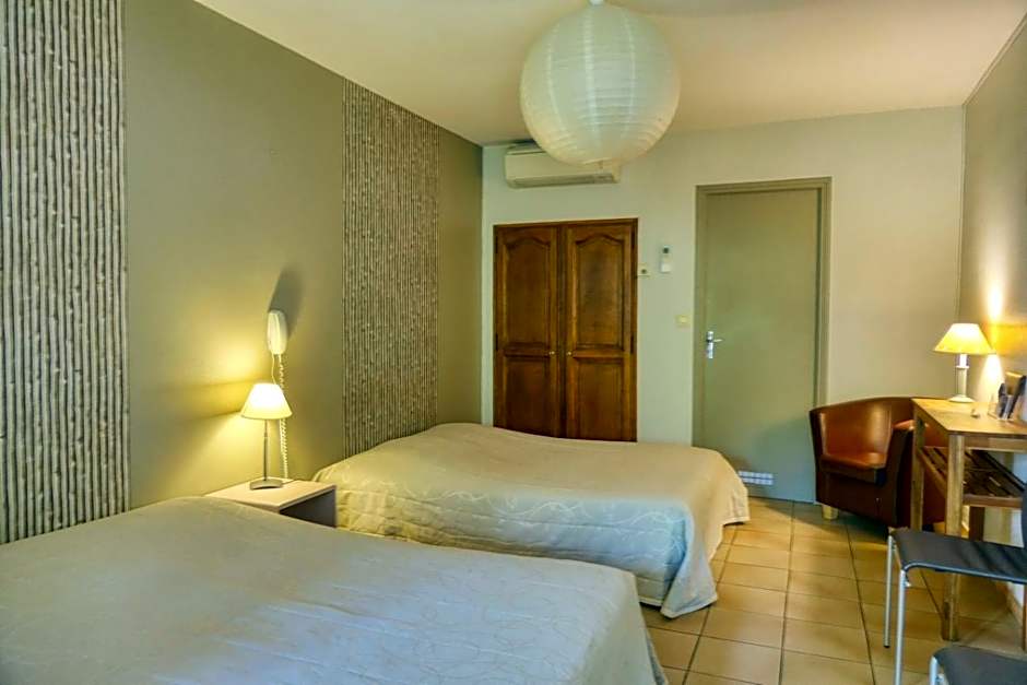 Au Saint Roch - Hotel et Jardin