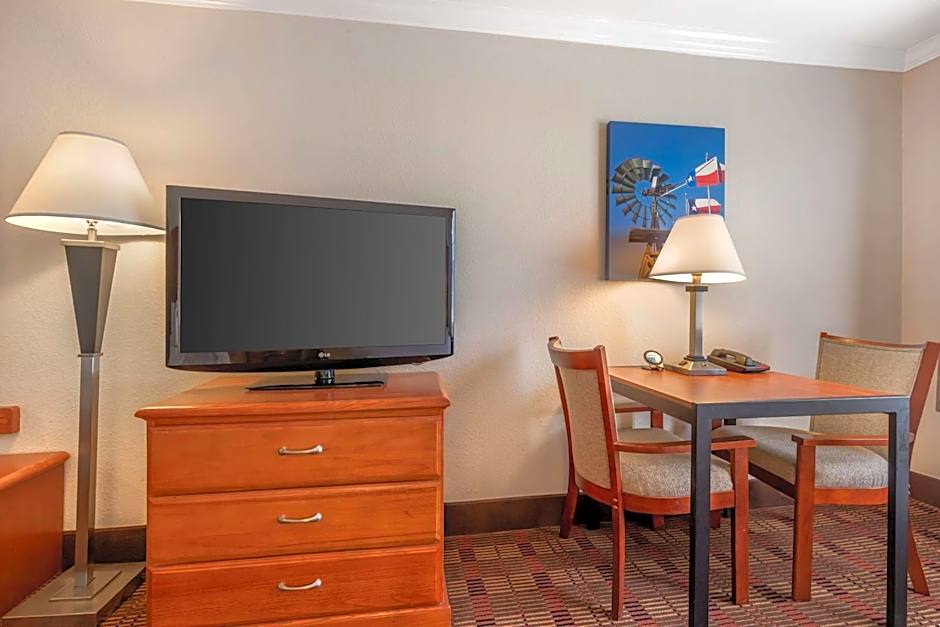 Best Western Clubhouse Inn & Suites