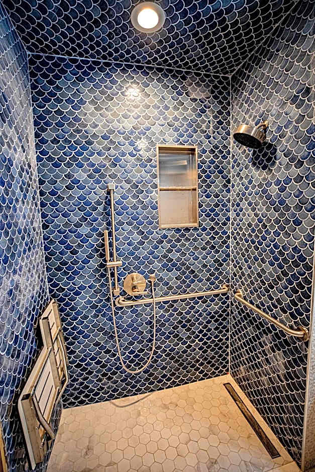 Social Stays - Santa Barbara's FIRST hostel on State Street