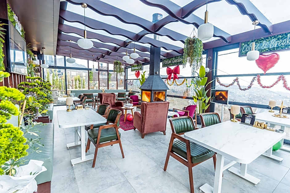 POISON GARDEN SUİTE