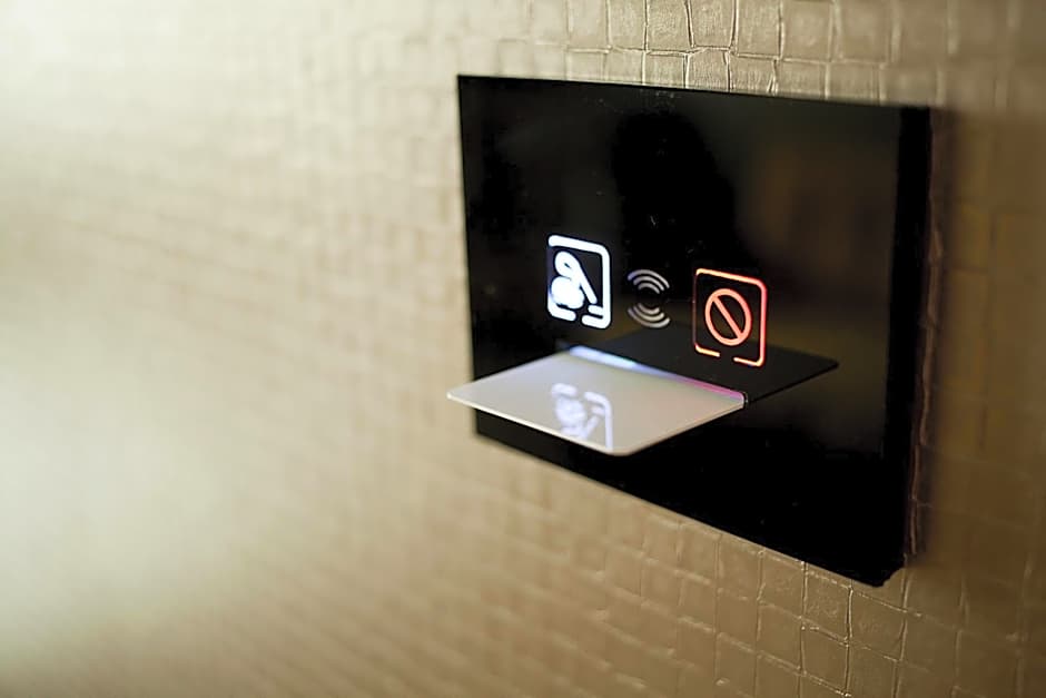 Exclusive Hotel & More