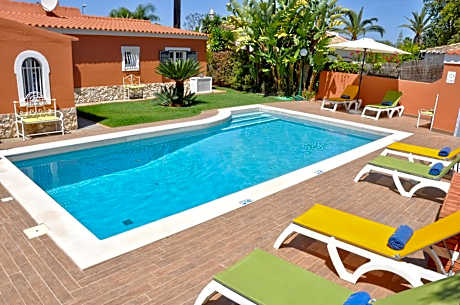 Fantastic for Family Gatherings, Optional Pool Heating, Free Air Con Wifi