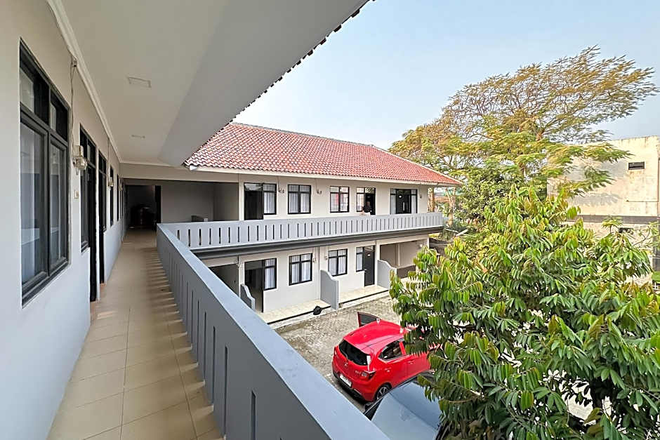 RedDoorz near Maulana Yusuf Stadium Serang