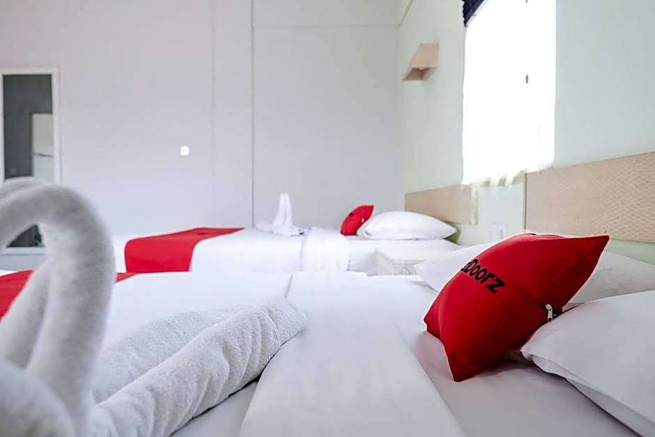RedDoorz Plus at Sunrise Hotel Sanur