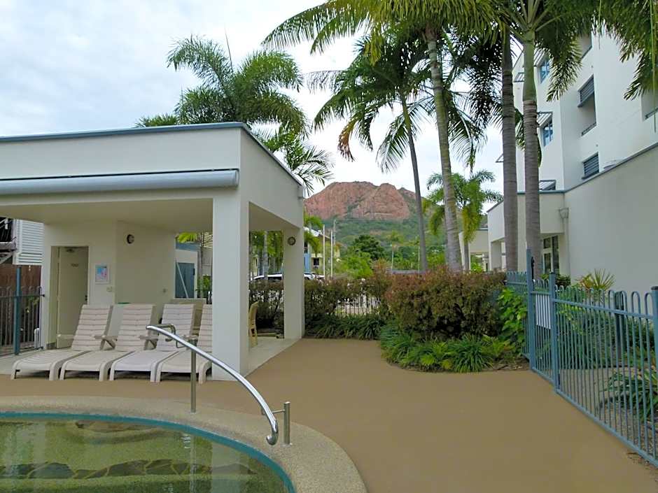 Madison Ocean Breeze Apartments