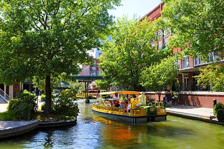 Holiday Inn Express & Suites Oklahoma City Downtown - Bricktown, an IHG Hotel