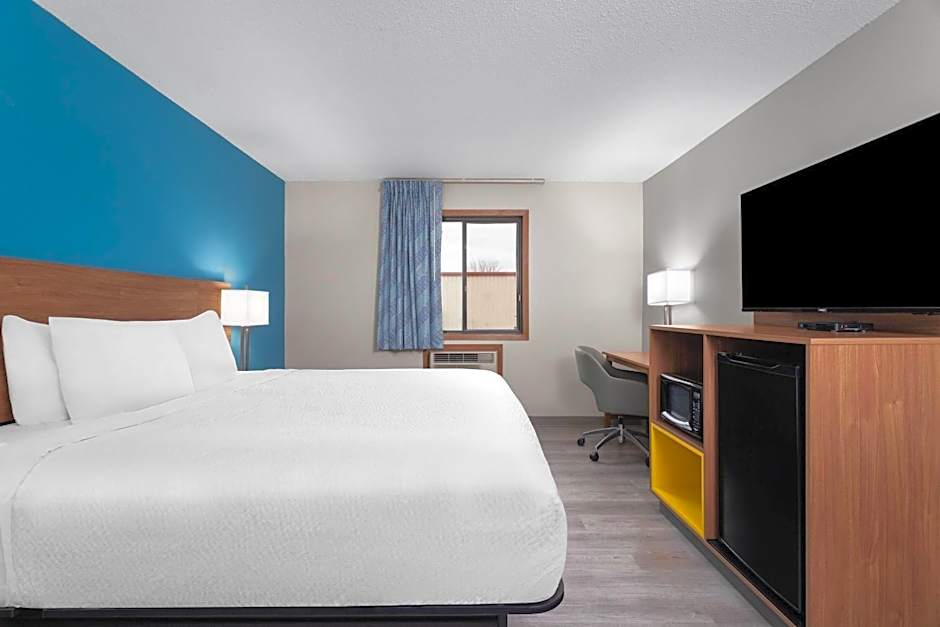 Days Inn by Wyndham Austin