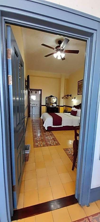 Hotel Santo Tomas / Historical Property
