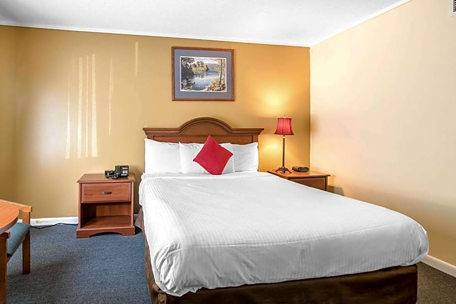 TiltonLodge Inn & Suites