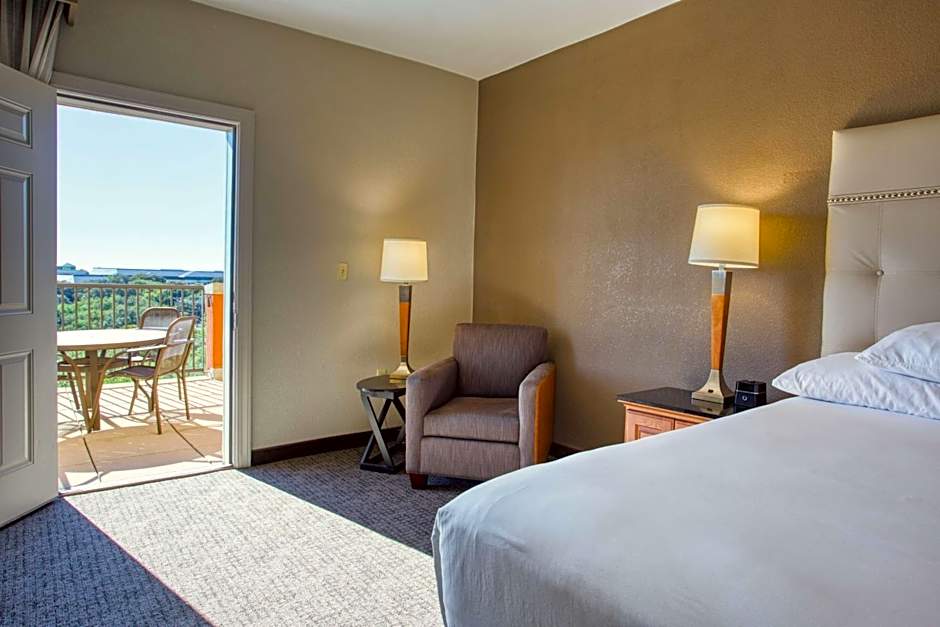 Drury Inn & Suites Near La Cantera