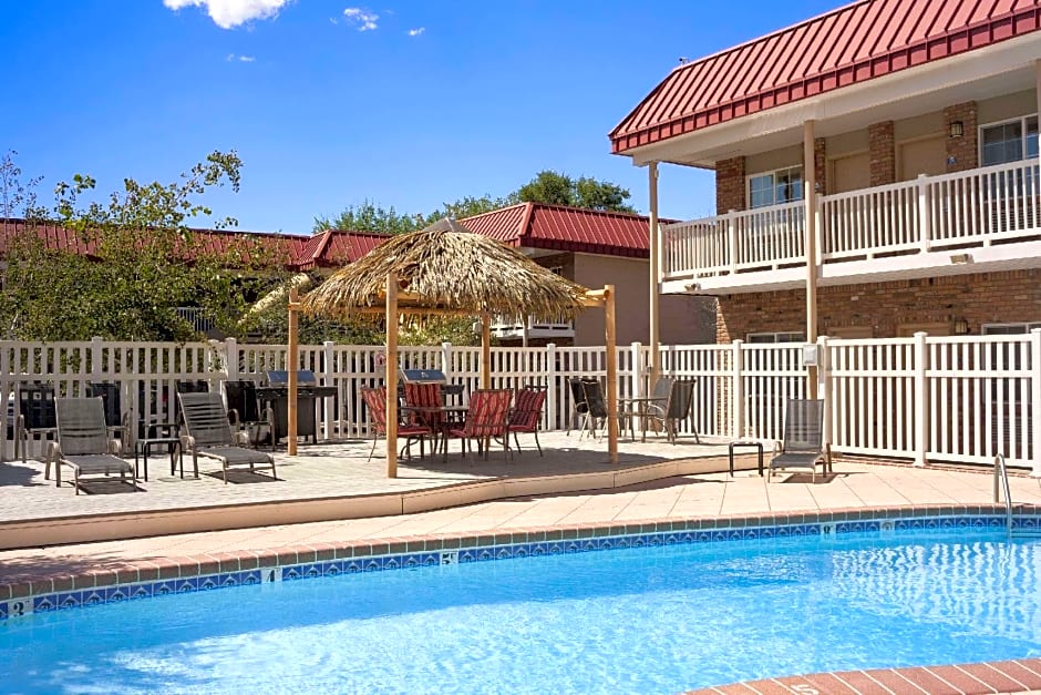 Days Inn by Wyndham Montrose
