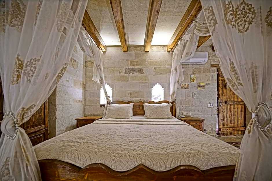 Maccan Cave Hotel