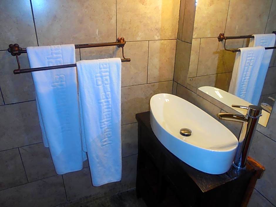 Parklands Shade Hotel