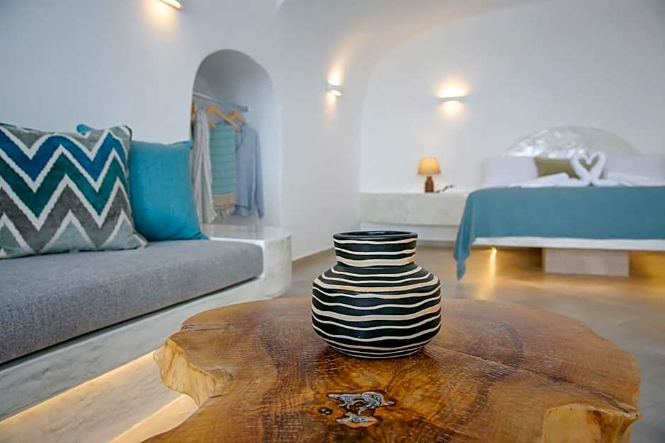 Sun Angelos Oia - Luxury Cave Suites
