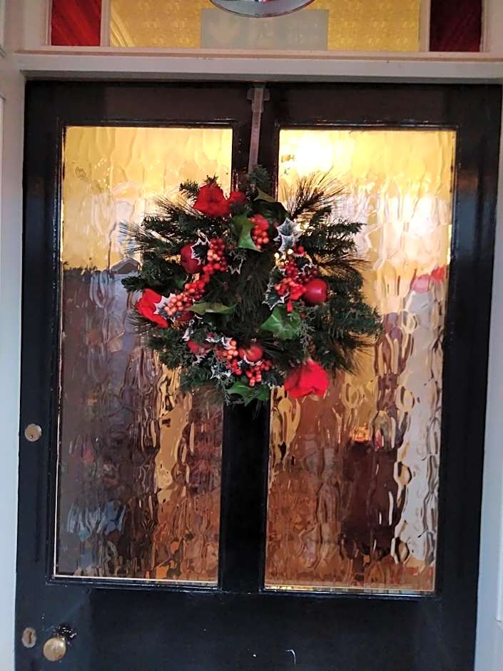 Llanwrtyd Hall B&B Angelis Holistic Retreat