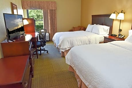 Queen Room with Two Queen Beds - Non-Smoking