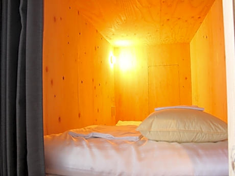 Mixed Dormitory Room
