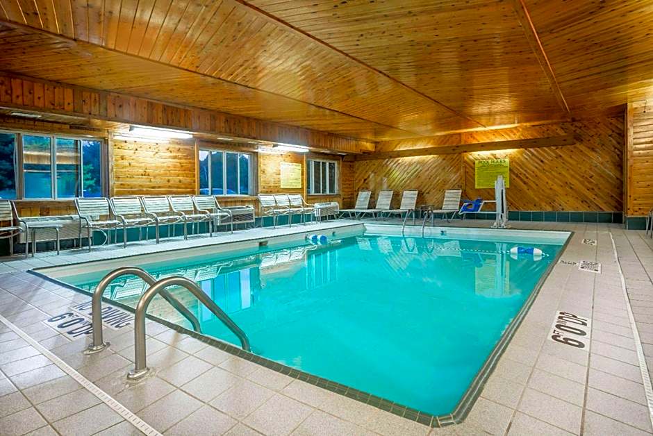 Super 8 by Wyndham Bloomington University Area