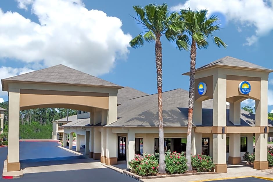 Days Inn & Suites by Wyndham Huntsville